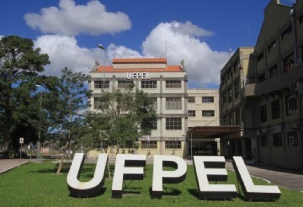 UFPel começa a debater novo calendário acadêmico
