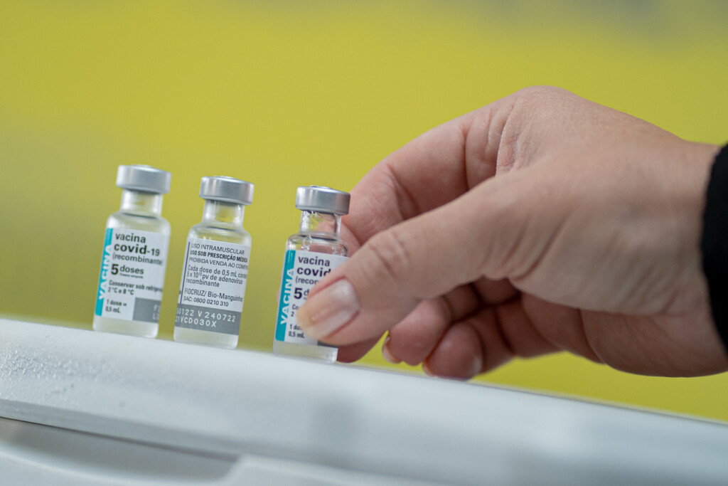Começa a aplicação da quarta dose em pessoas com 35 anos