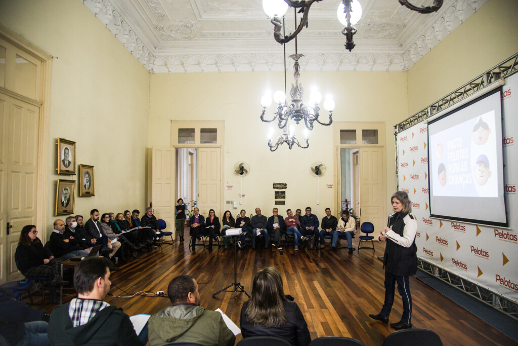 Prefeitura discute plano municipal para Primeira Infância