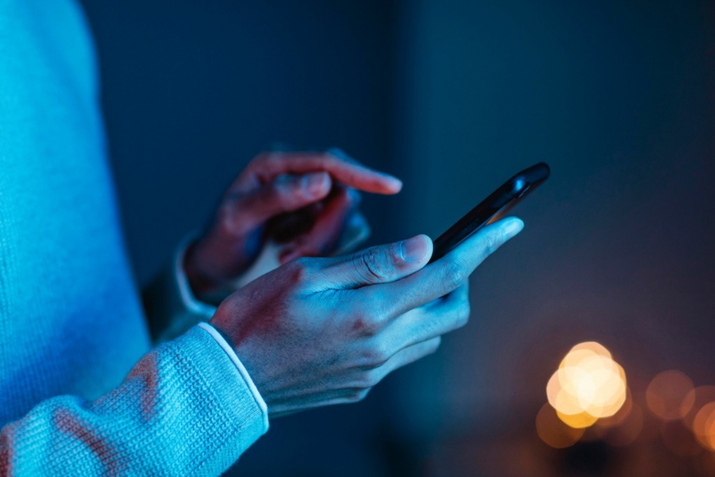 Tecnologia aproxima ou afasta as pessoas?