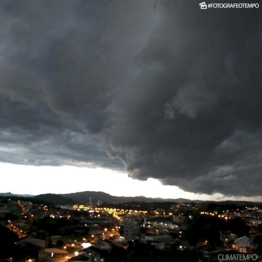 Chuva deixa Santa Catarina em alerta