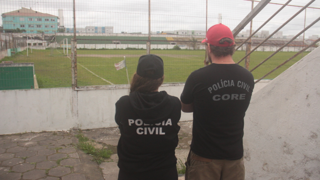 Foto: Lucas Kurz - DP - No último dia 21 de setembro, agentes da Coordenaria de Recursos Especiais (Core) vistoriaram documentos no estádio do Farroupilha