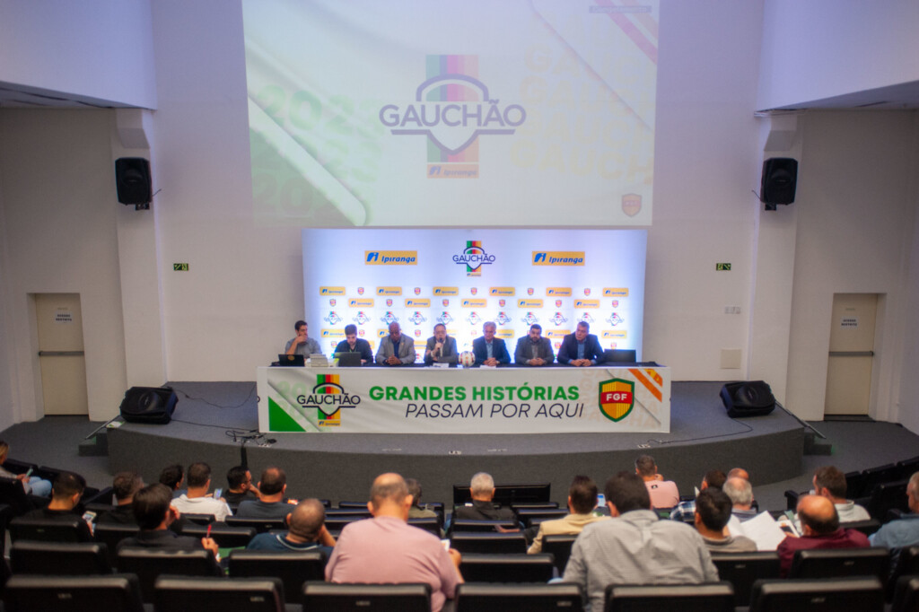Foto: Max Peixoto - FGF - Representantes dos 12 clubes participantes estiveram no evento na capital, incluindo o vice-presidente de futebol do Xavante, Ricardo Fonseca