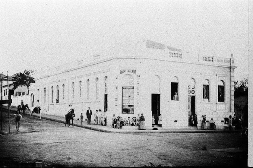  - Prédio abrigou a Farmácia Guega, a primeira de Lages em 1869