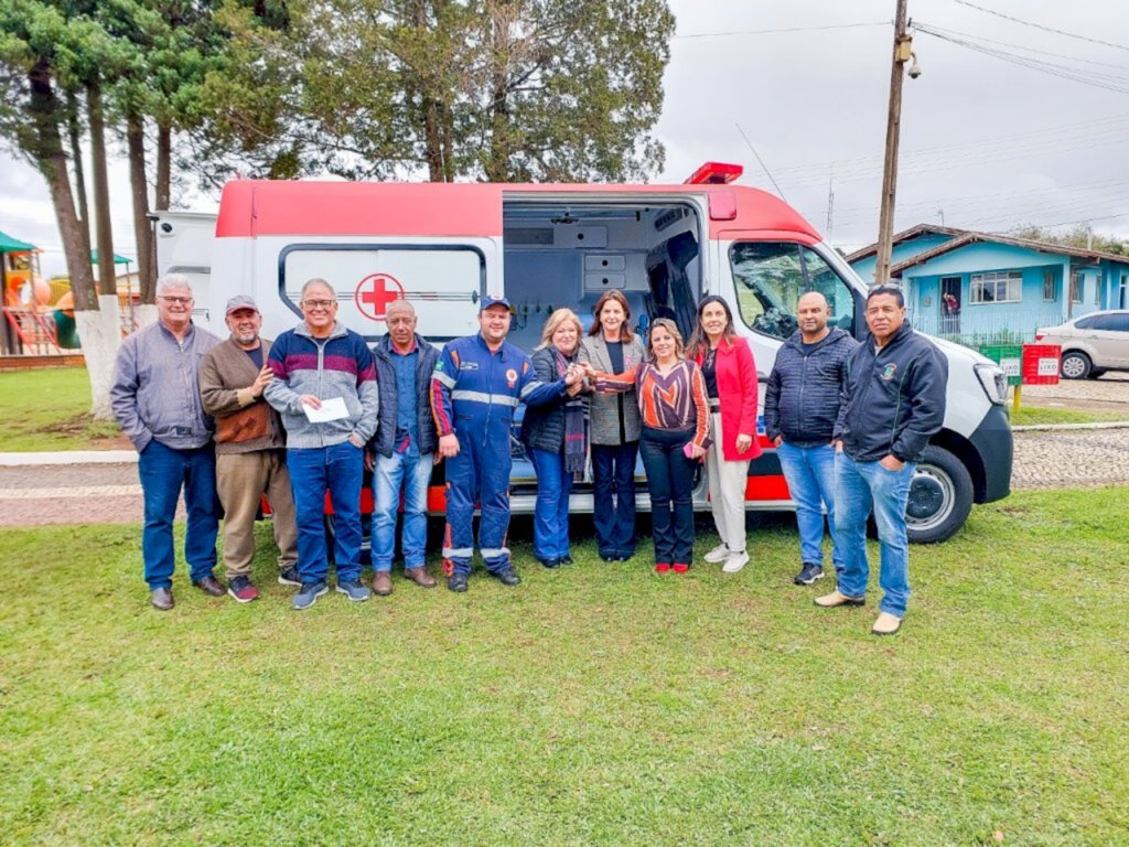 Equipe do Samu recebe nova ambulância para somar nos serviços à população em Campo Belo do Sul