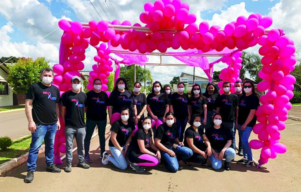 Secretaria da Saúde promoveu ação especial para o Outubro Rosa