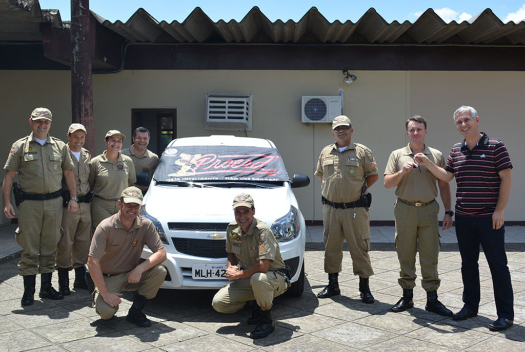 BAESA e Instituto Alcoa entregam veículo  para o Proerd