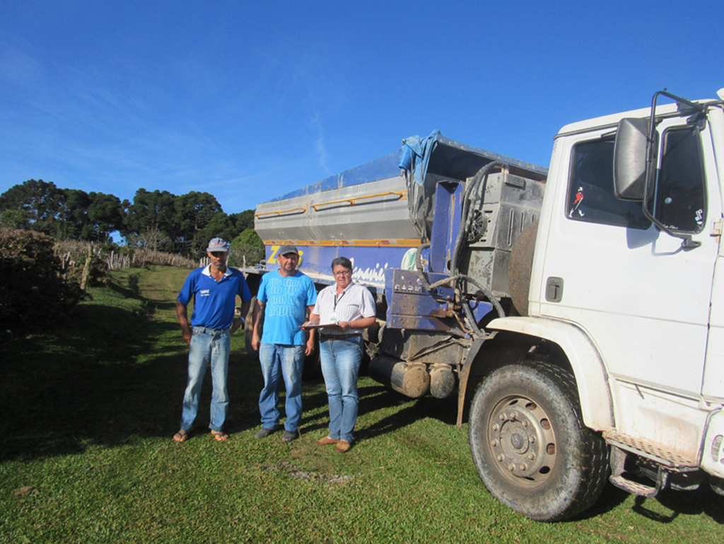 Produtores são beneficiados com Programa de  Correção do Solo em Pinhal da Serra