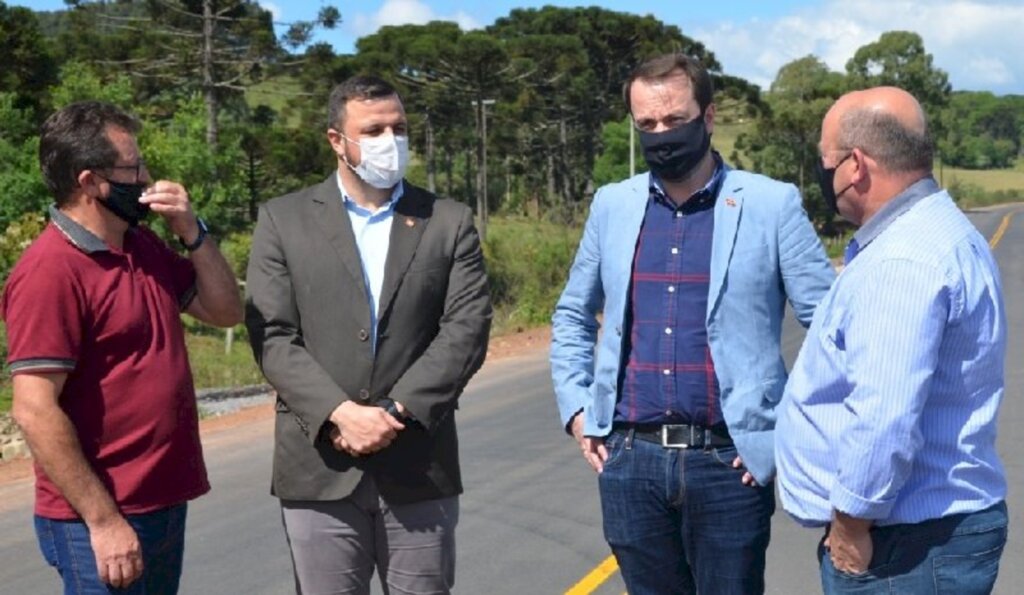 Sobre o asfalto da SC-390