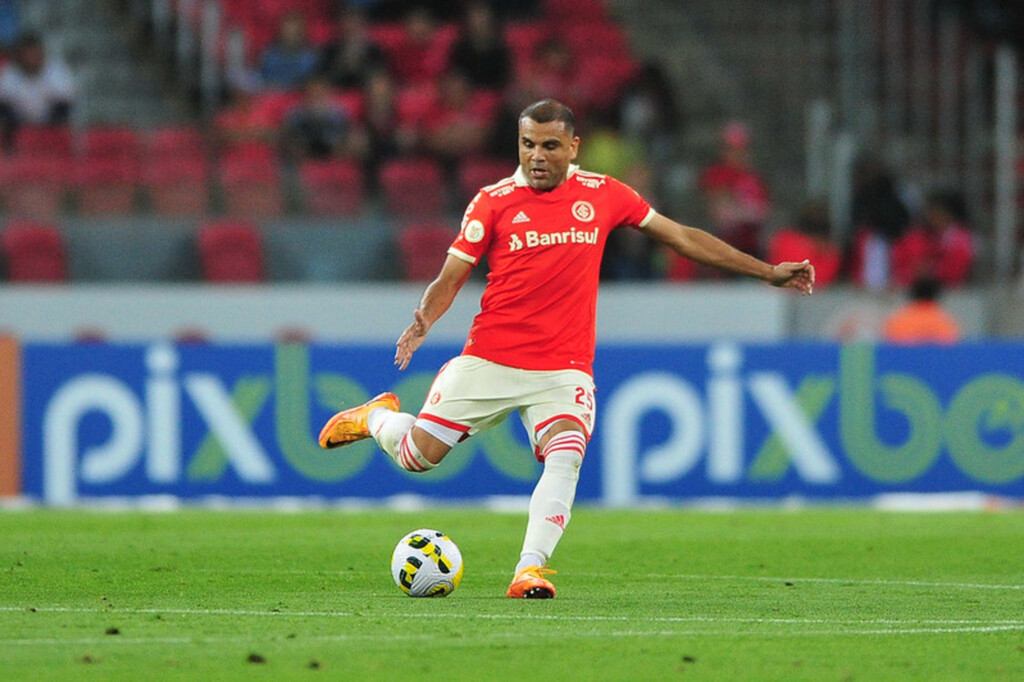 Foto: Ricardo Duarte - Inter - Gabriel Mercado, que renovou contrato até dezembro de 2023, deve ser titular ao lado de Vitão na zaga