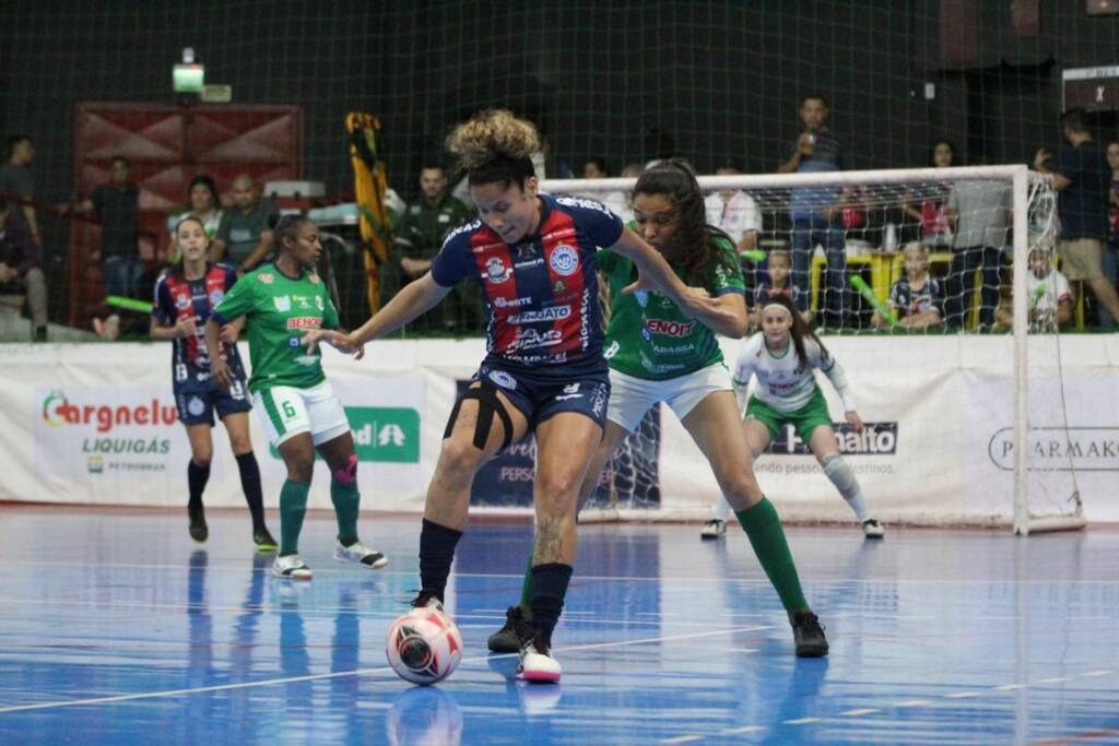 Foto: Divulgação - Celemaster - Karina marcou o gol da Malgi nesta noite, no ginásio Schimitão