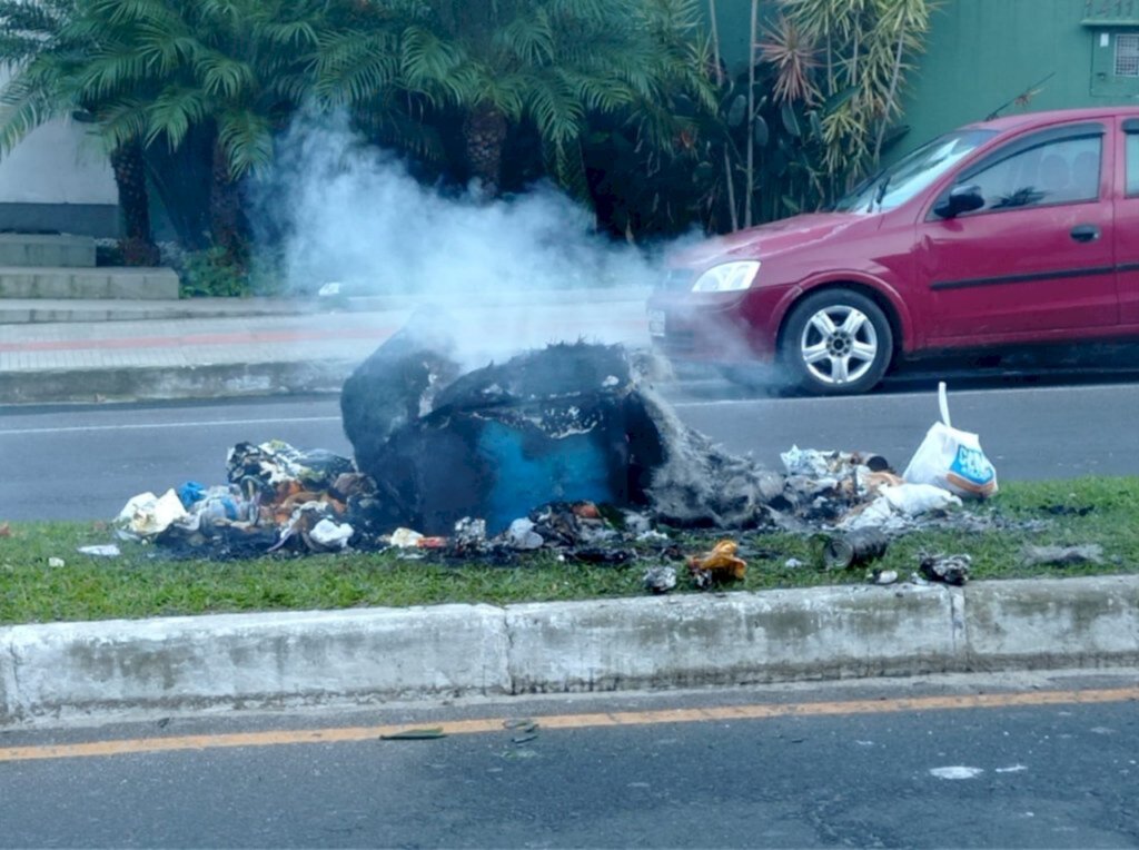 VANDALISMO EM ARARANGUÁ