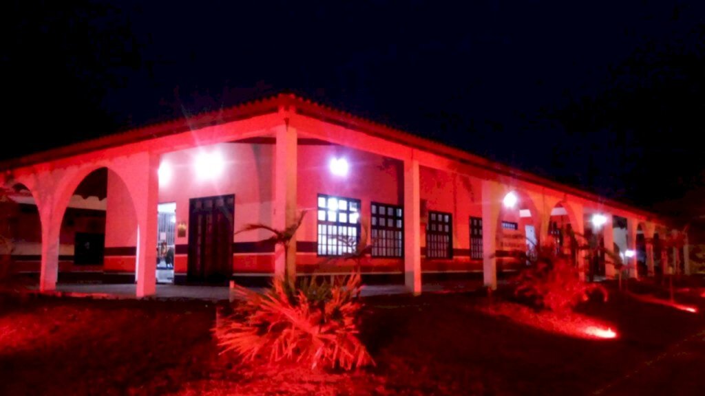 Junho Vermelho, mês do Doador de Sangue recebe iluminação temática na Câmara de Vereadores