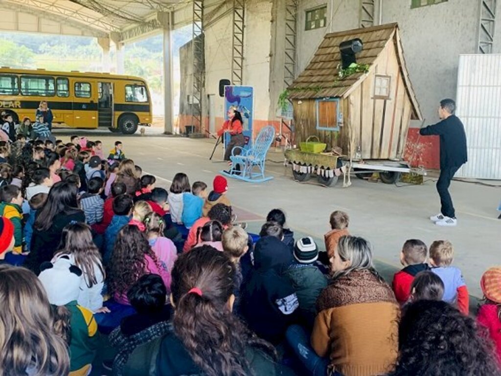 Maracajá recebe 11ª edição do projeto Viagem Teatral