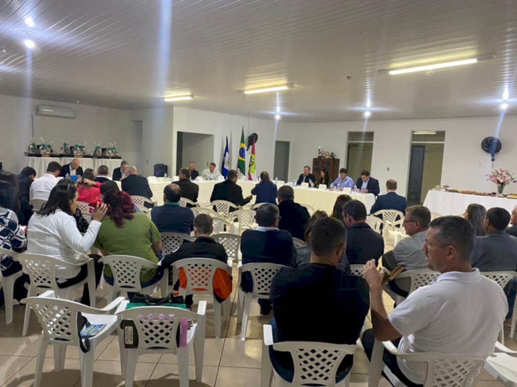 Prefeitos da AMESC prestigiam AgriMeleiro