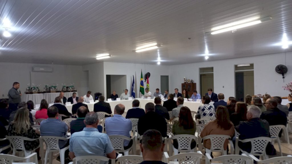 Prefeitos da AMESC prestigiam AgriMeleiro