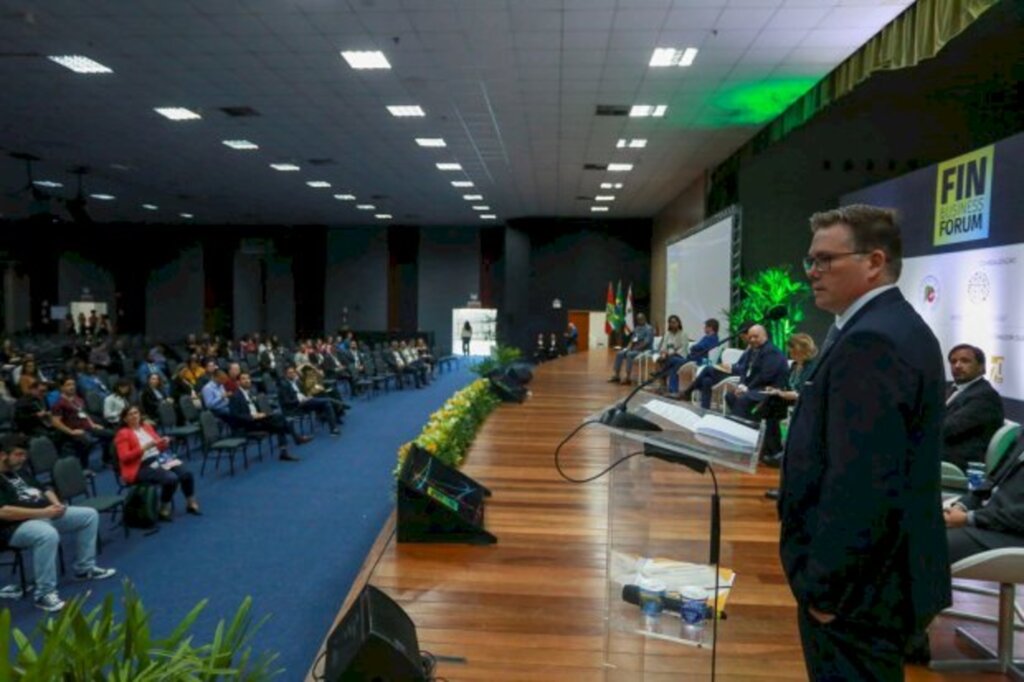 Fapesc e secretarias do Estado participam de feira internacional de negócios em Florianópolis