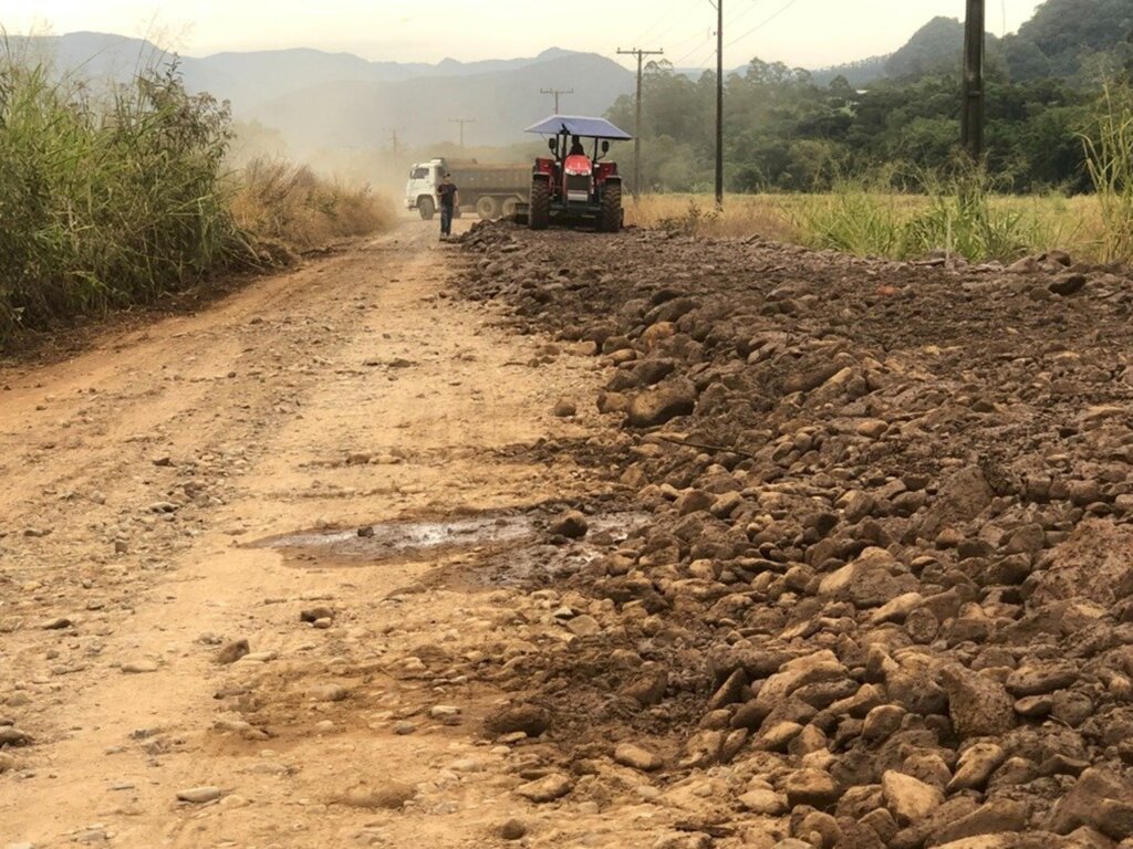 Estrutura antiga é retirada e iniciam obras para nova ponte