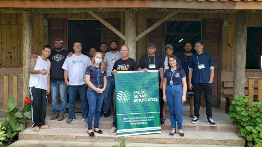 Aprendizagem garantida: Curso de Inclusão Digital e de Confeitaria foram realizados no Arroio