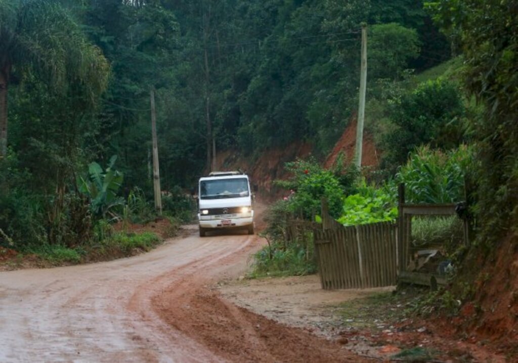 Com recursos de R$ 125,9 milhões, Estado lança edital para pavimentação entre Anitápolis e Santa Rosa de Lima