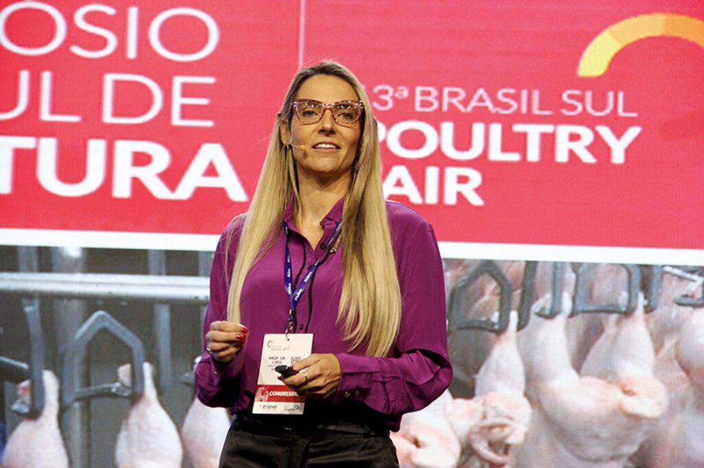 Novidades no sistema de inspeção e manejo de pintinhos abrem debates do segundo dia do 22º SBSA