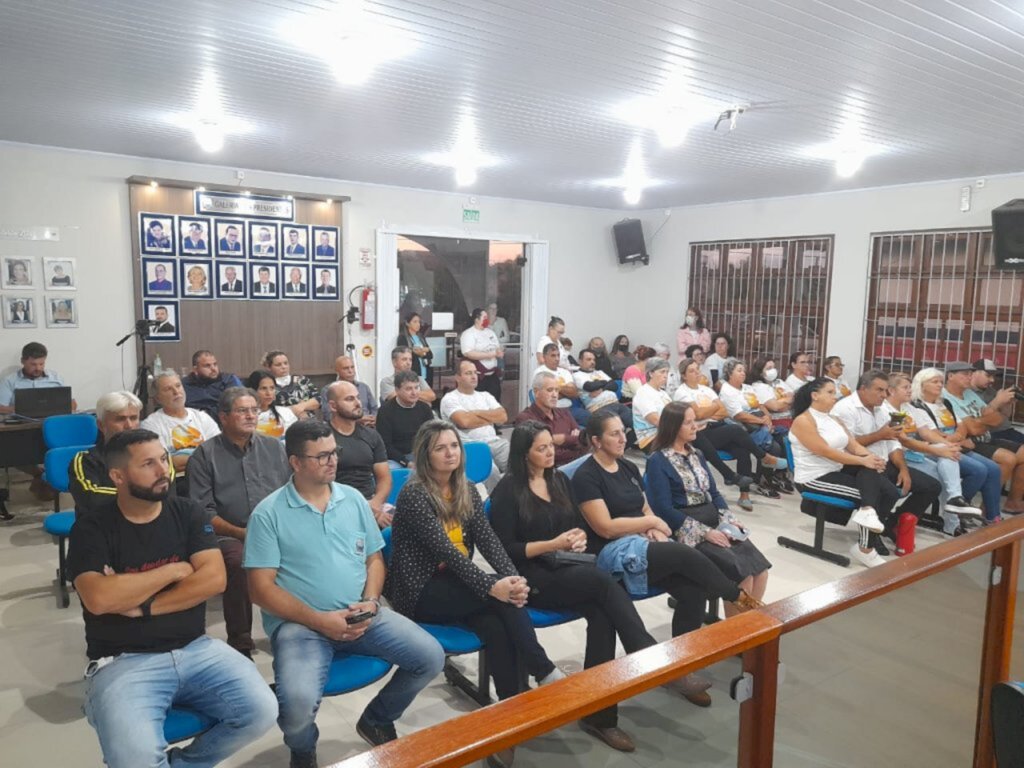 Câmara aprova Lei de proteção aos animais e que o Executivo mantenha a permanência do abono por insalubridade aos servidores da Saúde