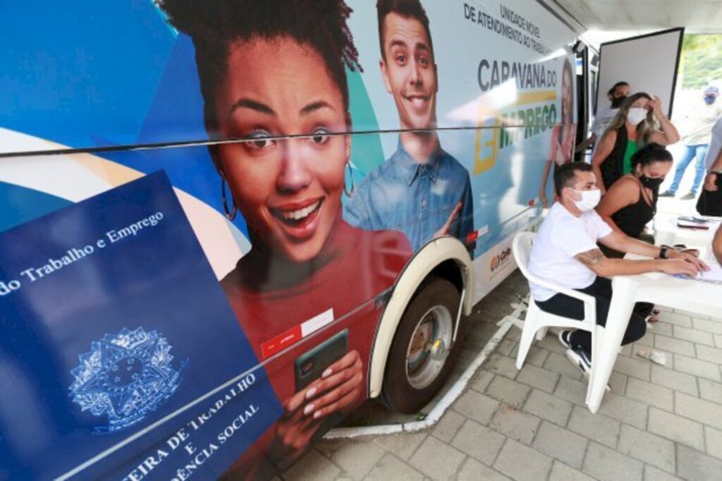 Florianópolis, Paulo Lopes e Timbó serão as próximas cidades a receber a Caravana do Emprego