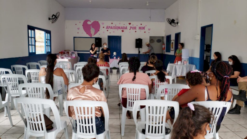 Dia da Mulher: Encontro reúne e valoriza mães de alunos do CRAS