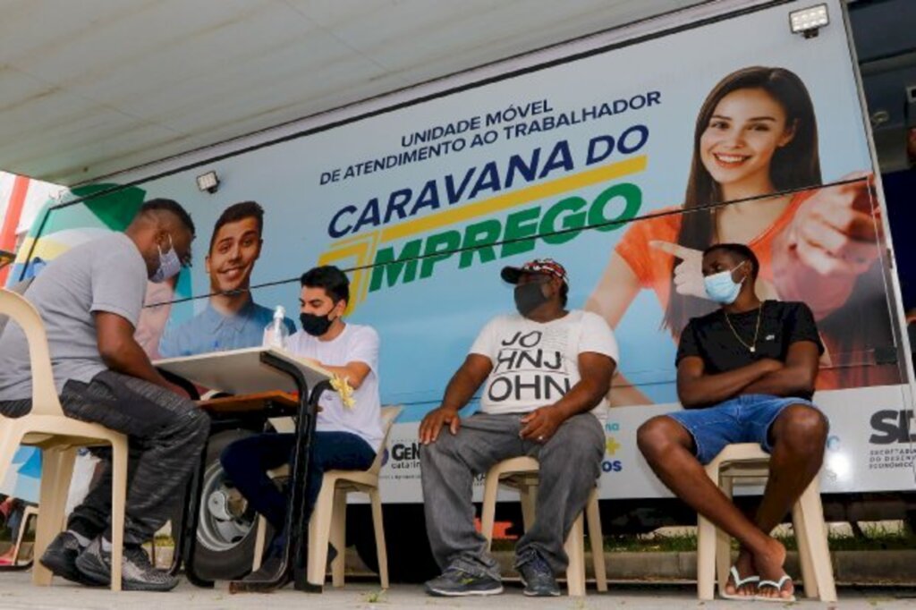 Caravana do Emprego: Araranguá e Criciúma recebem unidade móvel do Sine