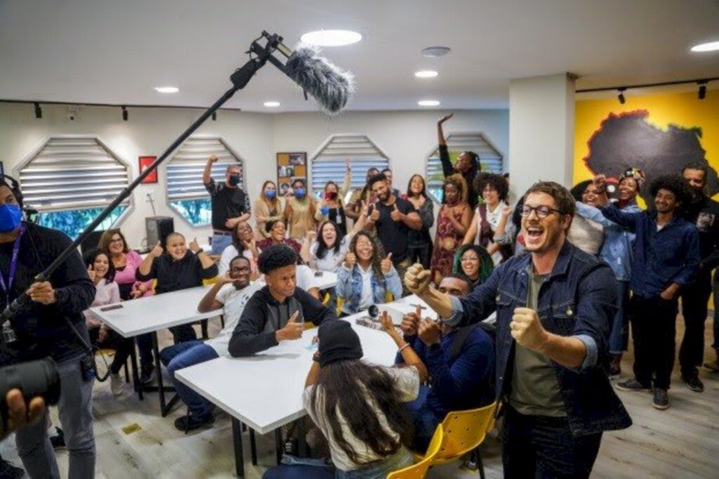 Desafio Por Um Dia: Porta dos Fundos se une a agência cultural Araucária e Canal Futura para ajudar escolas públicas em parceria social