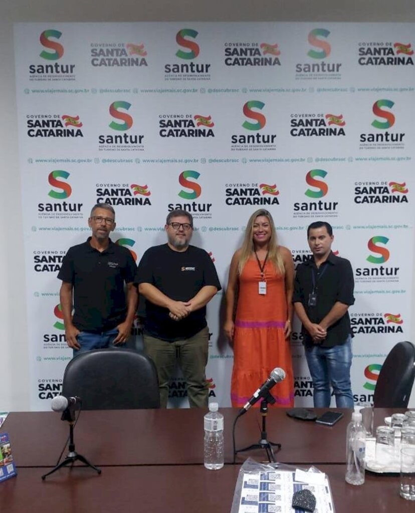 DIRETOR DE TURISMO DE ARARANGUÁ VISITA A SANTUR