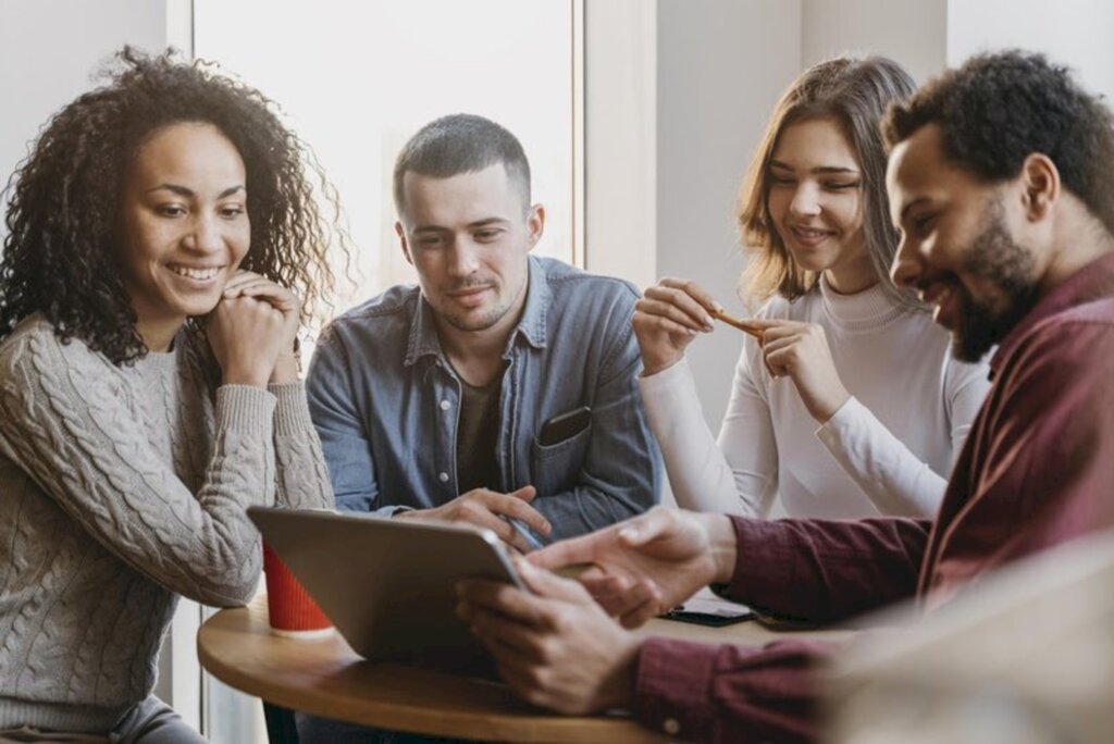 Loja Integrada e Estímulo lançam capacitação gratuita para pequenos empreendedores venderem pela internet