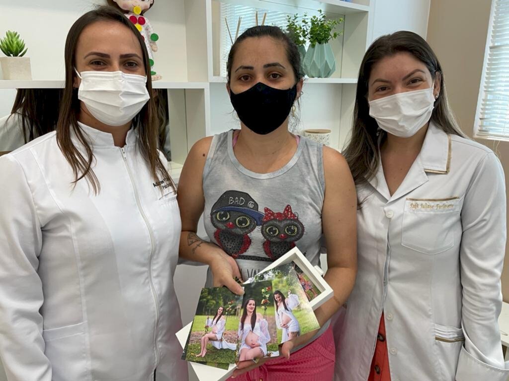 Mães de Grupo de Gestantes recebem book fotográfico