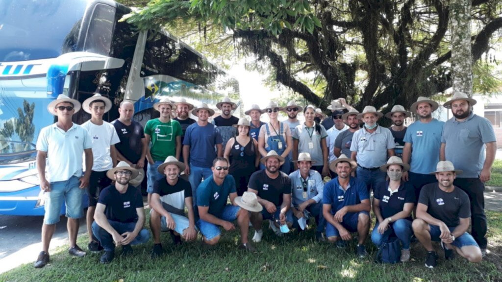 ARARANGUÁ PRESENTE NA 4ª COLHEITA DO ARROZ DE SANTA CATARINA