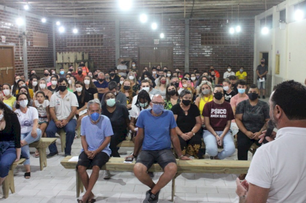 Administração municipal  faz audiência pública com estudantes universitários para conquista de transporte gratuito