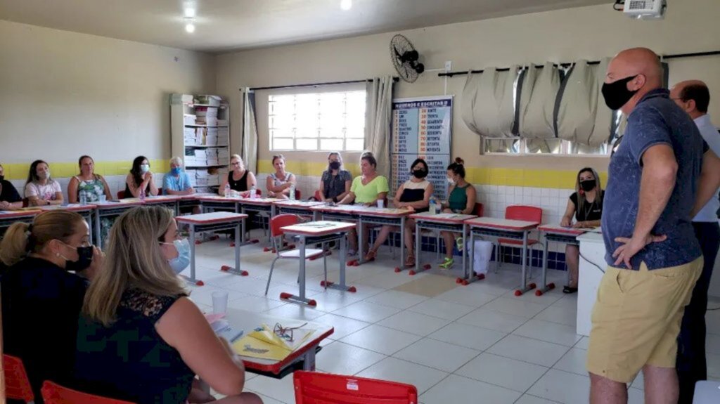 Curso capacita equipe da Educação do Arroio