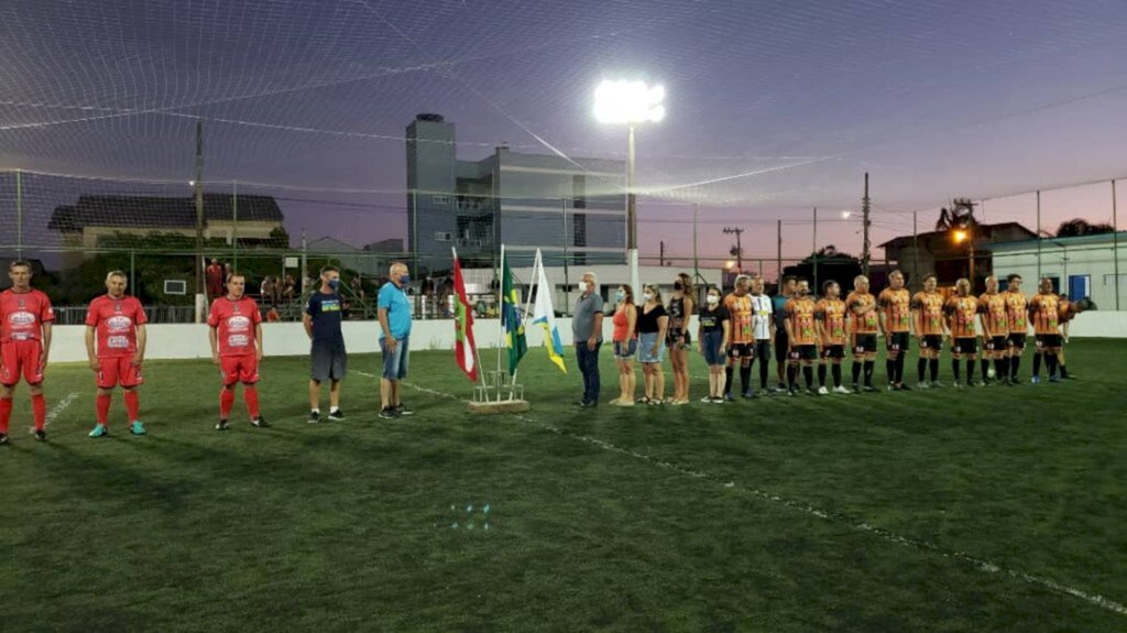 Todas as segundas e quartas-feiras tem Campeonato de Futebol 7 Sintético no Arroio