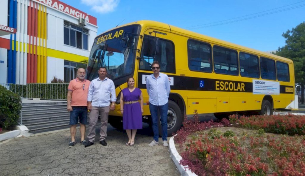 NOVO ÔNIBUS PARA A EDUCAÇÃO