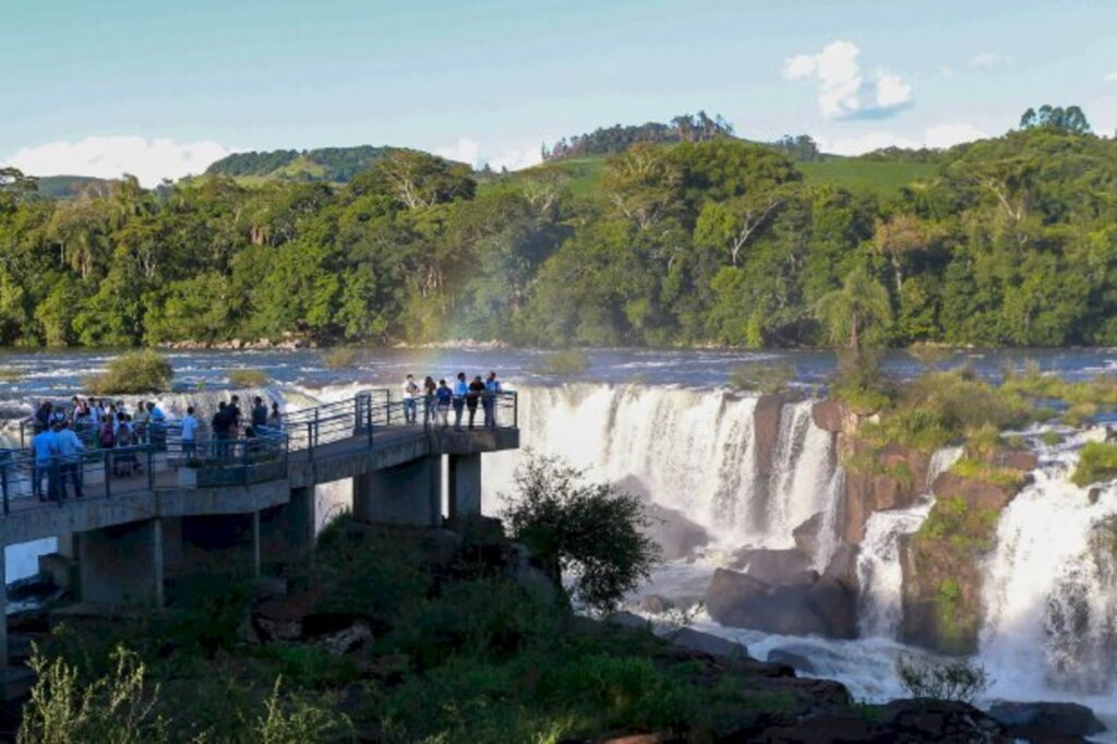 Carlos Moisés anuncia recursos para construção do Complexo Turístico nas Cataratas de Quilombo