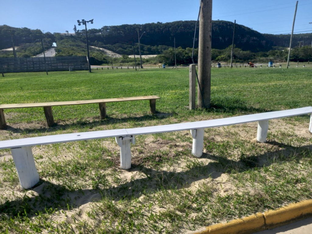 MAIS UMA QUADRA DO PROJETO ESPORTE NA PRAÇA