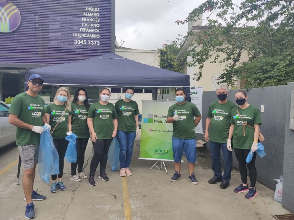 Caminhada Ecológica retira resíduos da Praça do Congresso