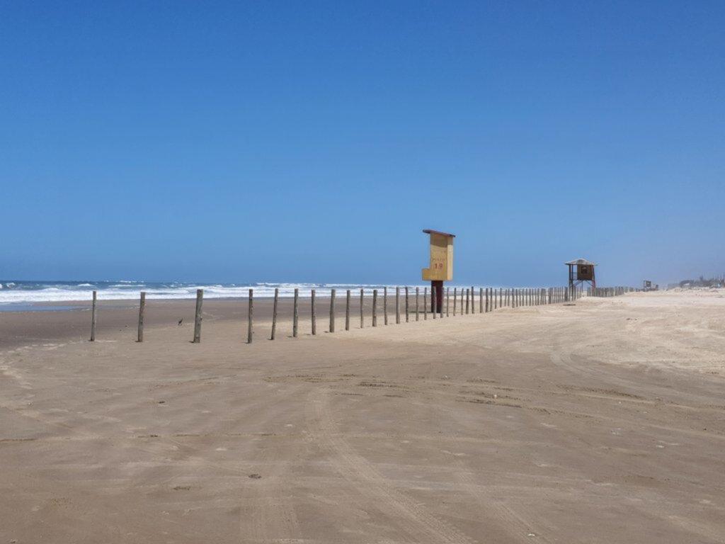 Áreas de banho começam a ser delimitadas na orla do Arroio