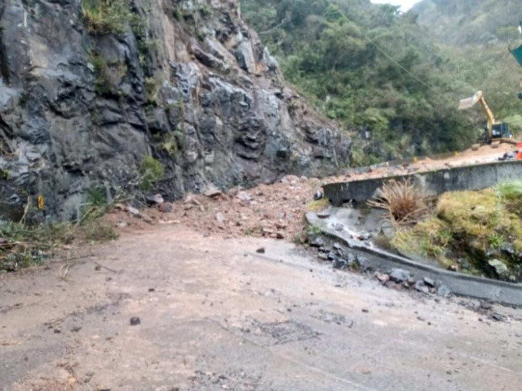 Serra do Rio do Rastro ficará fechada ininterruptamente até sábado