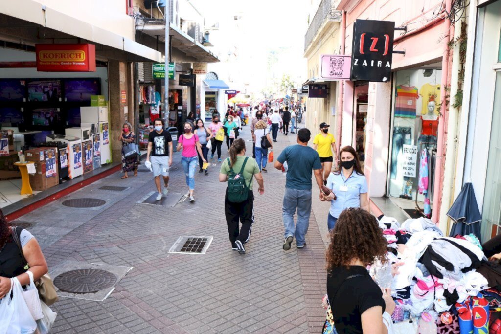 Comércio tem alta de 2,8% nas vendas para o Dia dos Namorados, aponta FCDL/SC