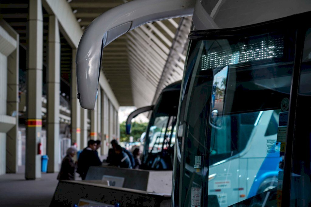 Lei sancionada pelo governador Carlos Moisés promete ampliar concorrência de ônibus intermunicipal em SC