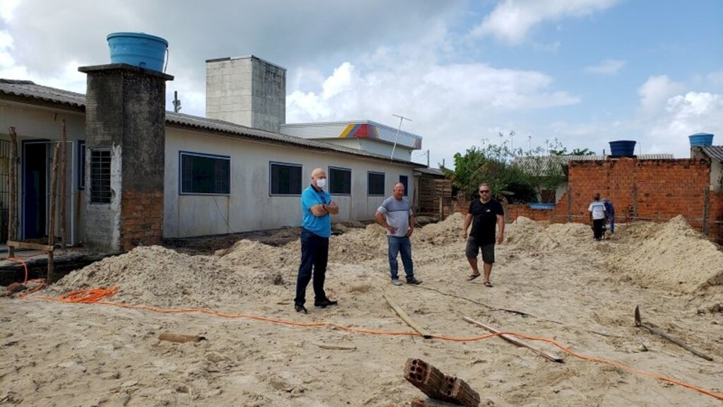 Inicia construção do novo refeitório da Escola Municipal Jardim Atlântico