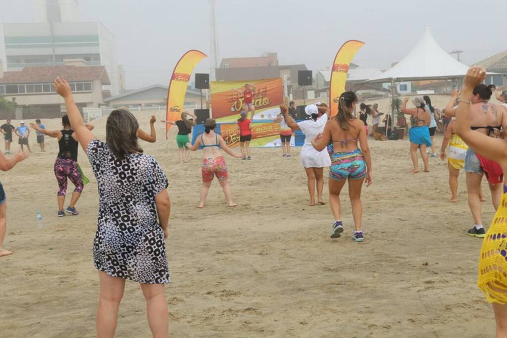Esporte e Verão Sesc oferece atividades na beira da praia