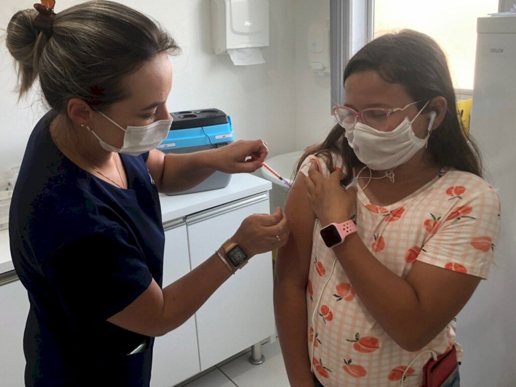 Estreia da vacinação de crianças tem boa participação, em Santa Rosa do Sul