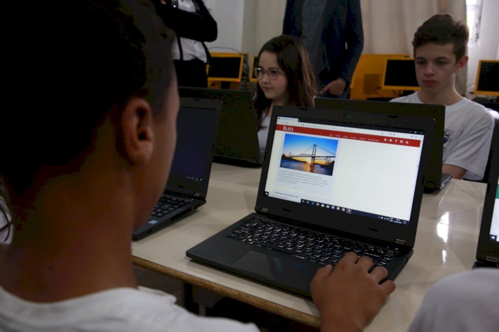 Ideb: Santa Catarina avança no Ensino Médio e segue acima da média nacional no Fundamental