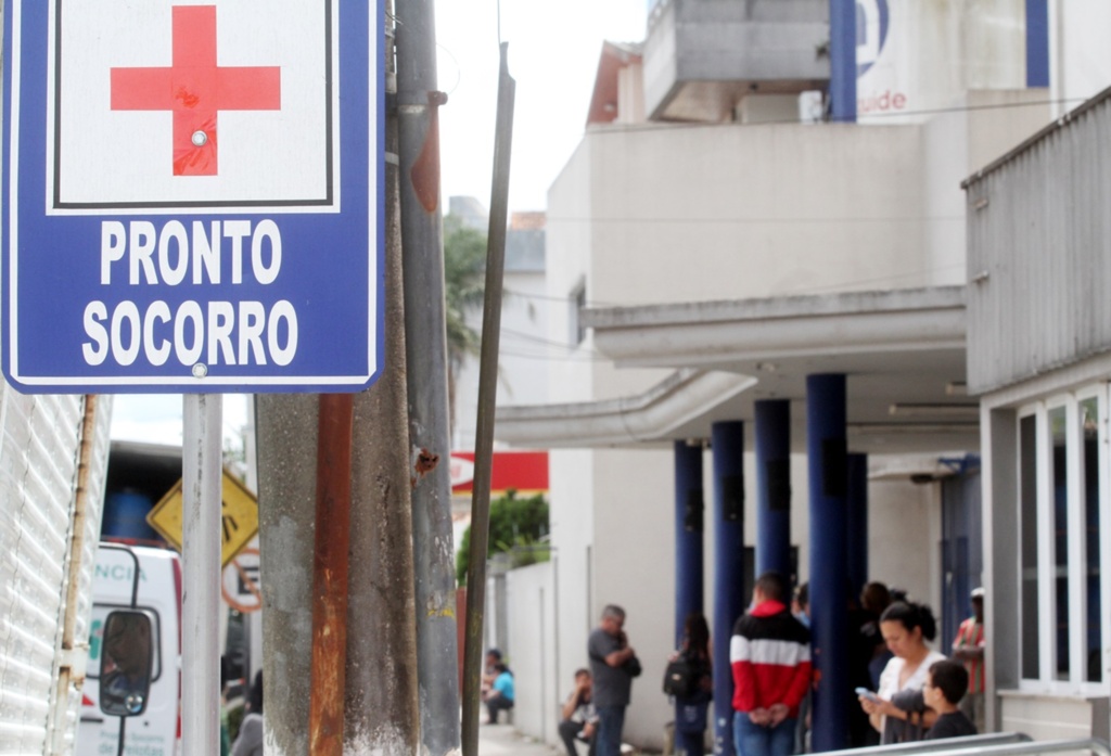 Foto: Jô Folha/DP - Quem necessita de atendimento de saúde que dependa de internação em hospitais em um feriadão precisa contar com a sorte
